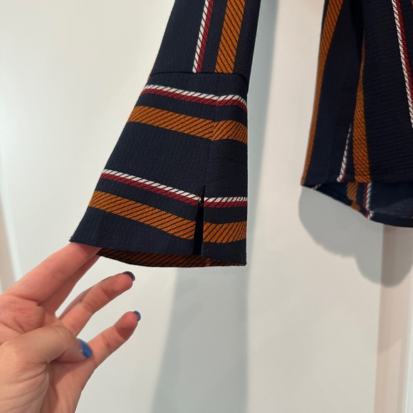 Monteau tie front button up top - Picture 2 of 5